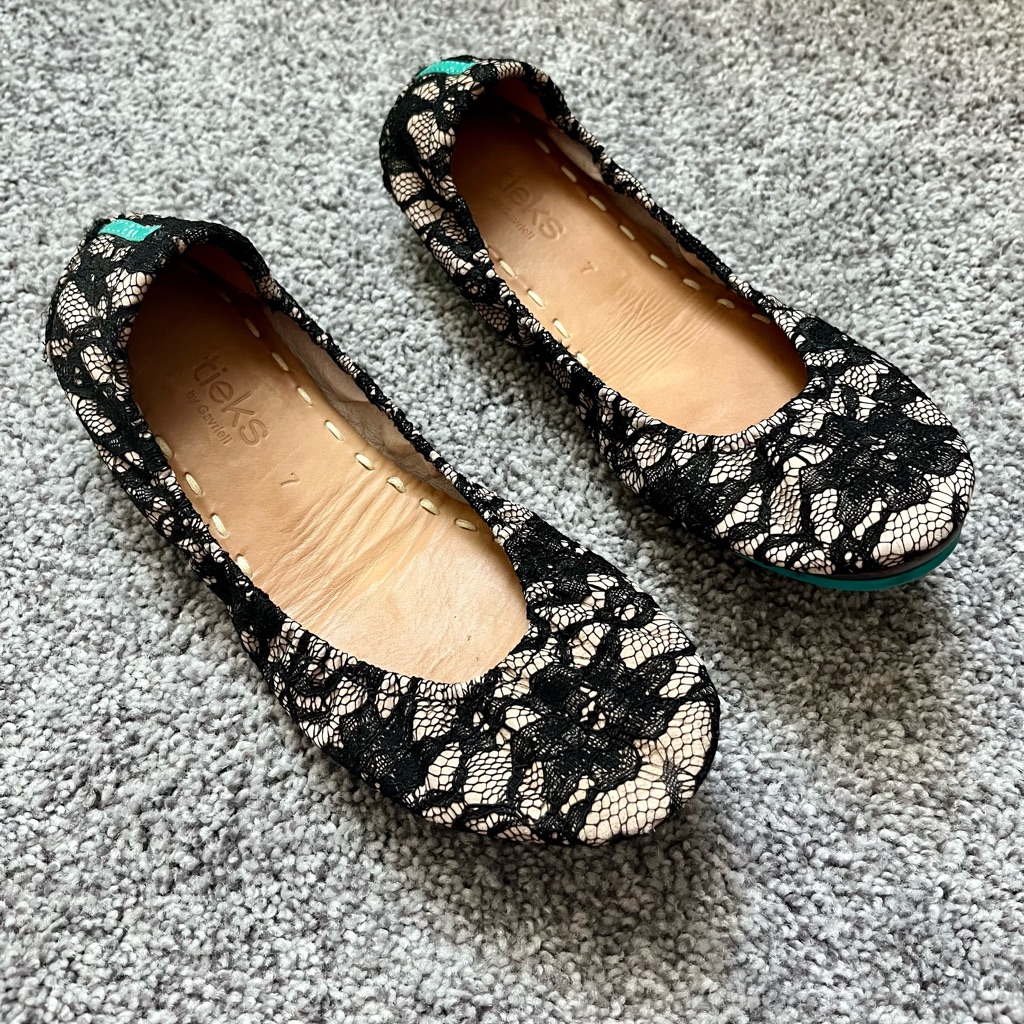 Nude Lace Tieks Size 7 - Fantastic Condition